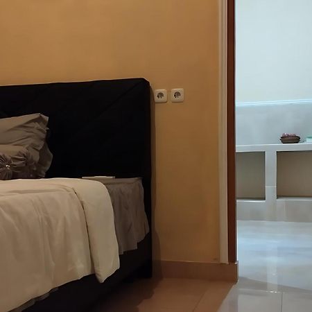 Bougenville Homestay Lembar  Eksteriør billede