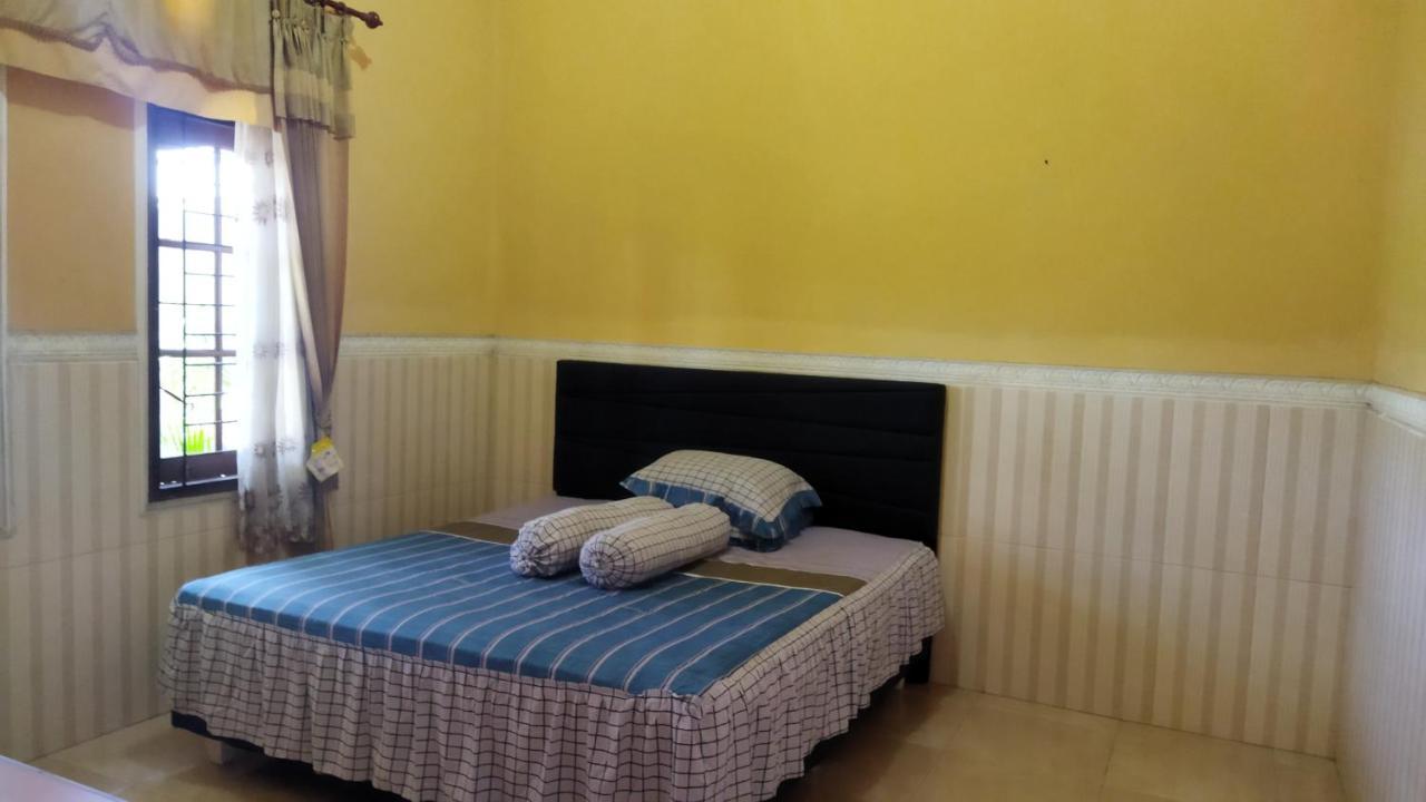 Bougenville Homestay Lembar  Eksteriør billede