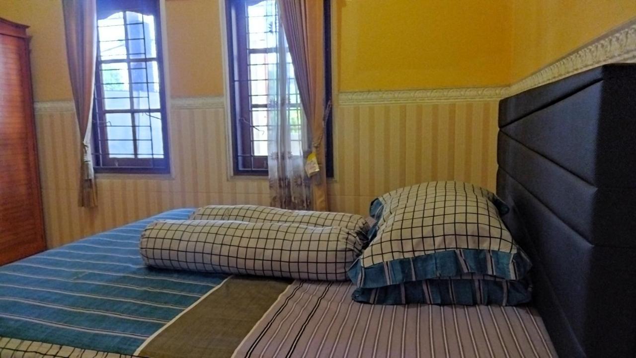 Bougenville Homestay Lembar  Eksteriør billede