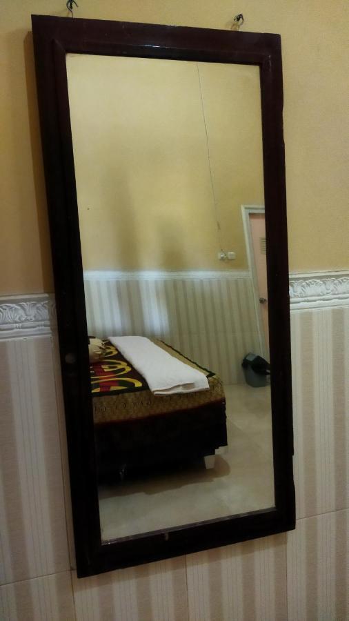 Bougenville Homestay Lembar  Eksteriør billede