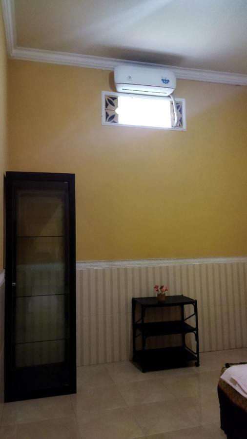 Bougenville Homestay Lembar  Eksteriør billede