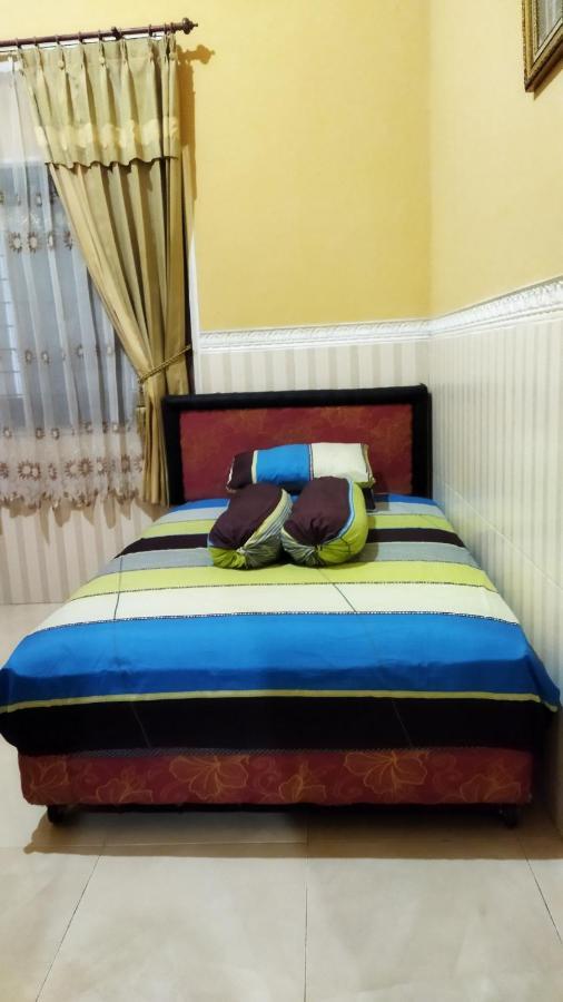 Bougenville Homestay Lembar  Eksteriør billede