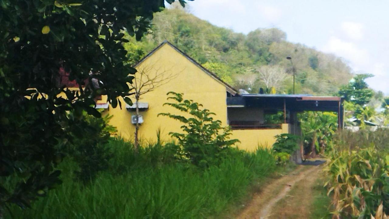 Bougenville Homestay Lembar  Eksteriør billede