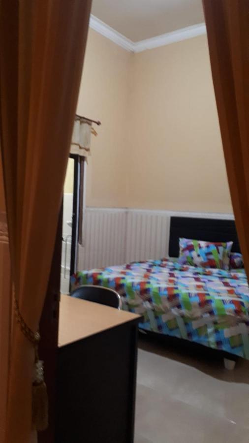 Bougenville Homestay Lembar  Eksteriør billede