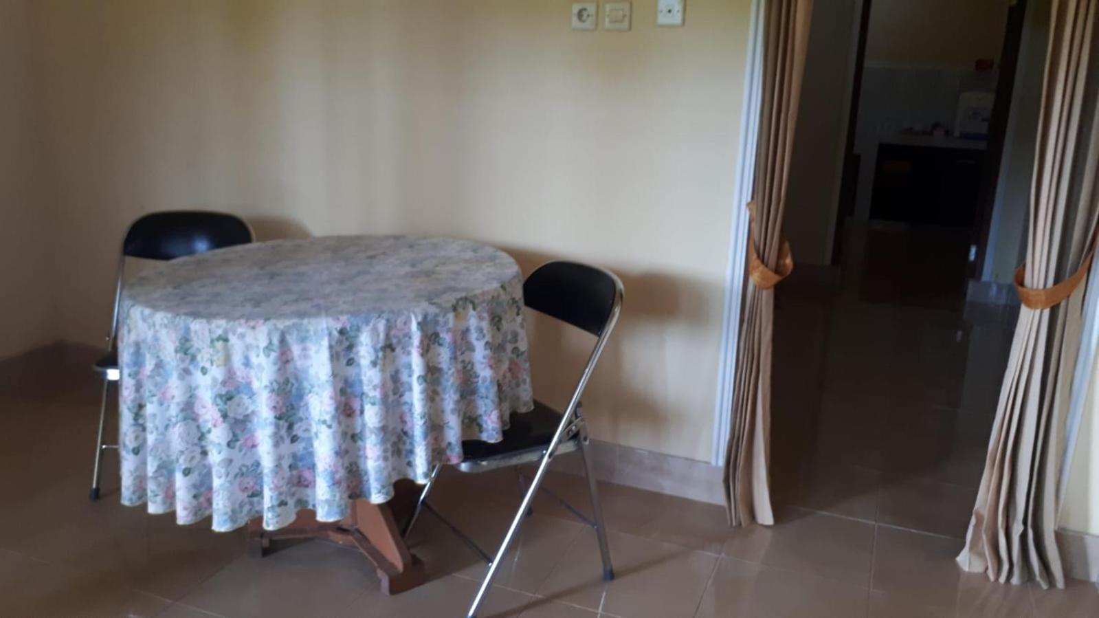Bougenville Homestay Lembar  Værelse billede