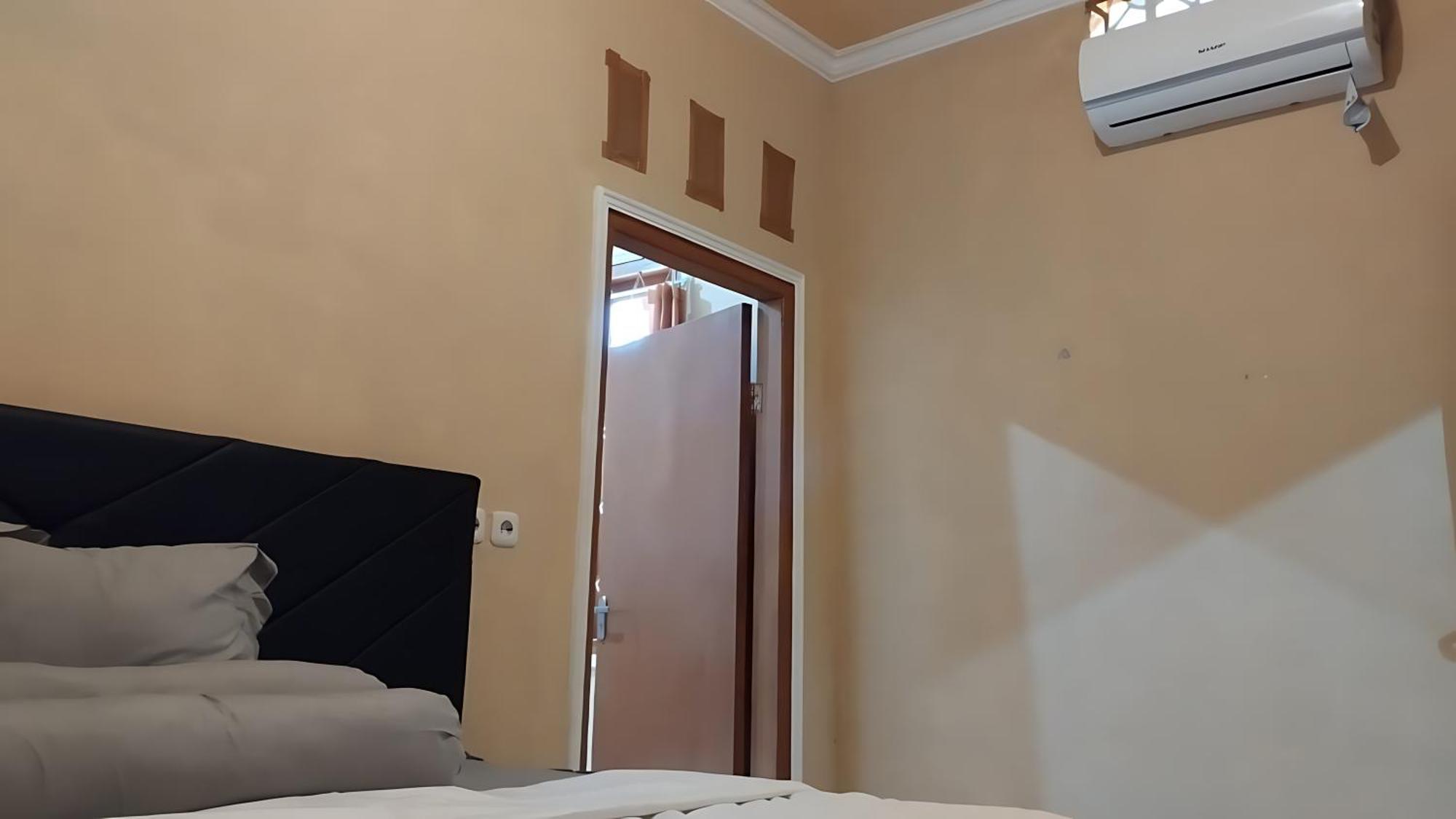Bougenville Homestay Lembar  Eksteriør billede