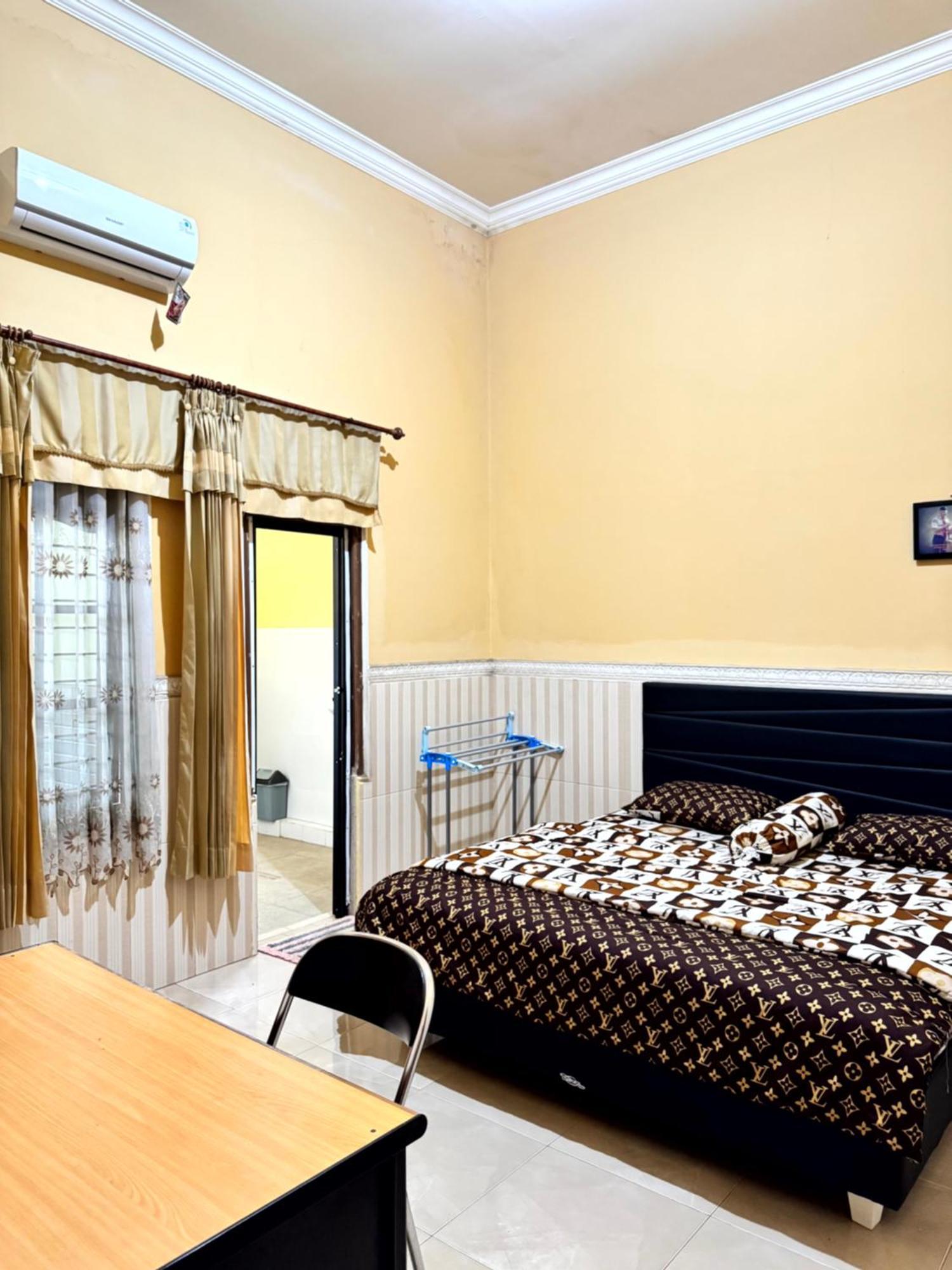 Bougenville Homestay Lembar  Eksteriør billede