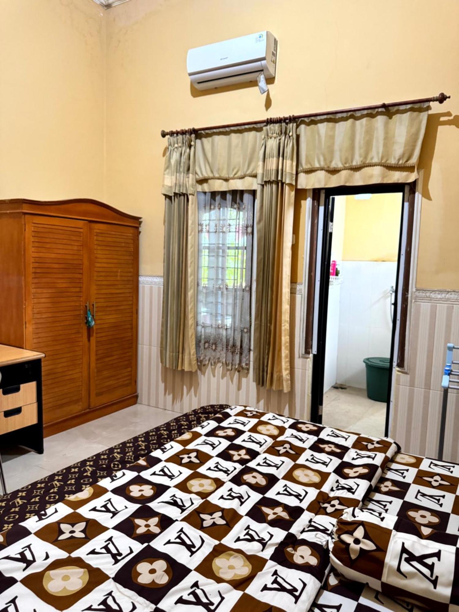 Bougenville Homestay Lembar  Eksteriør billede